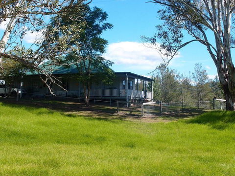 Old Schoolmaster's Cottage On The Barrington River - Australian Destinations 1