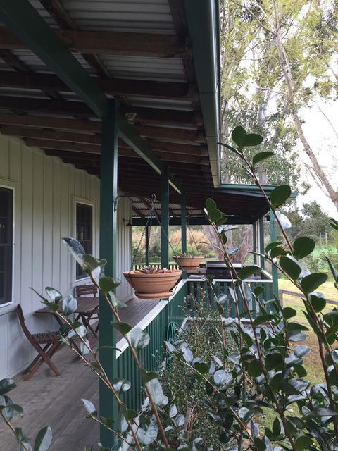 Old Schoolmaster's Cottage On The Barrington River - Australian Destinations 3