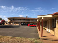 OVERLANDER MOTOR LODGE