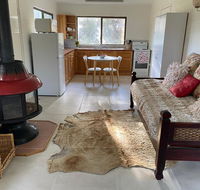 Pear Tree Cottage at Amiens - Australian Destinations