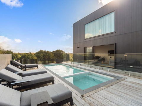 Peninsula Hot Springs Designer Home! - Australian Destinations 0