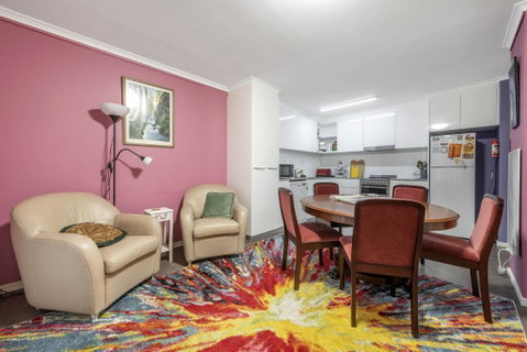 Pet Friendly Home - Pool & Parking - Tennis Court - Australian Destinations 2