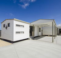 Rocks Retreat Cabin - Seal - Australian Destinations