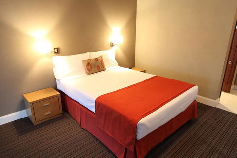 Rose & Crown Hotel - Australian Destinations 2