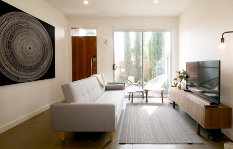 SATOR City Fringe Home Away From Home Pets OK! - Australian Destinations 2