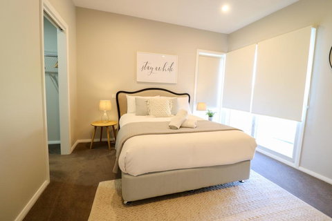 Seaside Escape - Australian Destinations 3