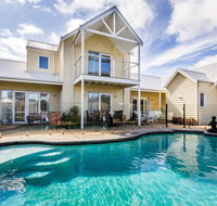 Seaside Spa Retreat - Australian Destinations