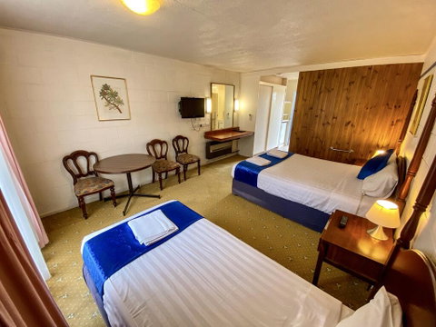 Snow Season Motor Inn - Australian Destinations 2