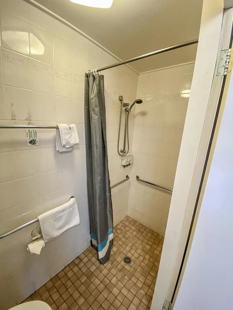 Snow Season Motor Inn - Australian Destinations 3