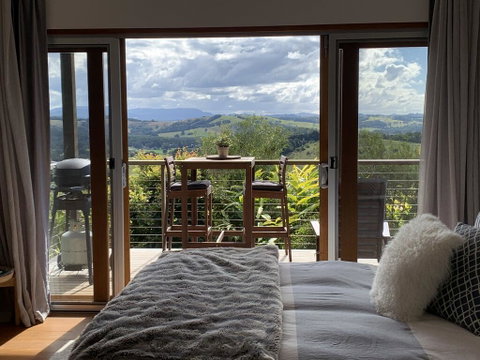 Studio With Stunning Mountain Views - Australian Destinations 0