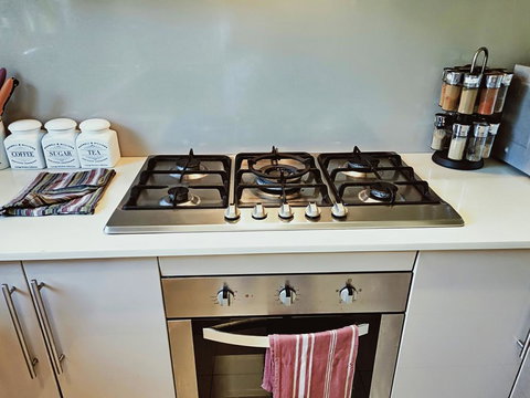 Stylish Private Bathroom-Luxurious Modern Big Home - Australian Destinations 1