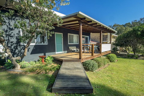 Tallowood Beachfront Cottage - Australian Destinations 0