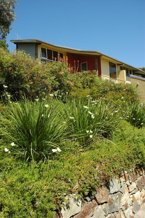 Tathra Beach House Holiday Apartments - Australian Destinations 3