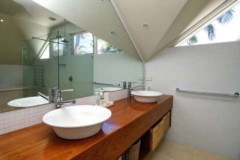 THE BEACH HOUSE - Australian Destinations 0