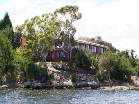 Derwent Retreat - Australian Destinations 29