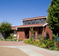 Derwent Retreat - Australian Destinations
