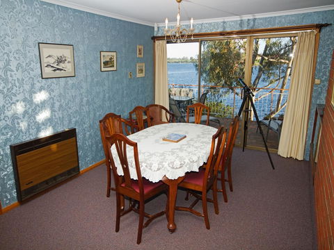 Derwent Retreat - Australian Destinations 13