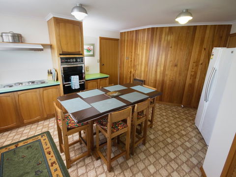 Derwent Retreat - Australian Destinations 15