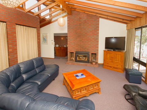 Derwent Retreat - Australian Destinations 9