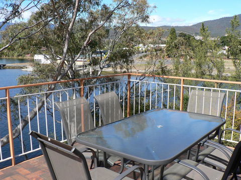 Derwent Retreat - Australian Destinations 17