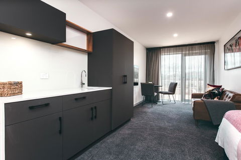 Maylands Lodge - Australian Destinations 39