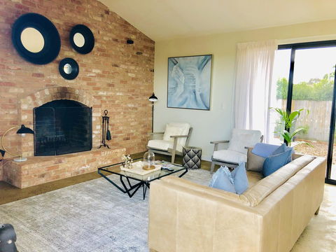 EMBRACING EVANDALE - Hosted By L'Abode Accommodation - Australian Destinations 5