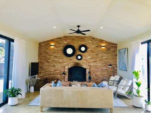 EMBRACING EVANDALE - Hosted By L'Abode Accommodation - Australian Destinations 0
