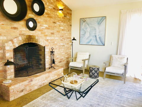 EMBRACING EVANDALE - Hosted By L'Abode Accommodation - Australian Destinations 8