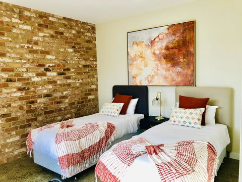 EMBRACING EVANDALE - Hosted By L'Abode Accommodation - Australian Destinations 15