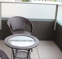 Poplar Box Hill Apartment - Australian Destinations