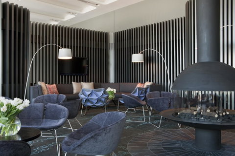 Crown Metropol Melbourne - Australian Destinations 9