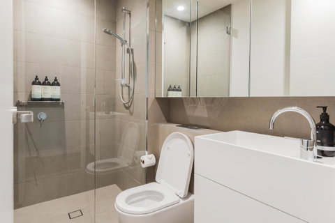 New Eureka 108 Hotel Apartments - Australian Destinations 10