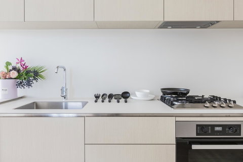 New Eureka 108 Hotel Apartments - Australian Destinations 9