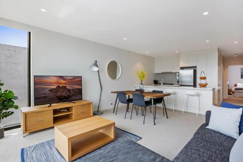Experience Platinum Hotel Apartments - Australian Destinations 3