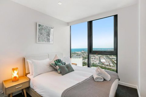 Experience Platinum Hotel Apartments - Australian Destinations 11