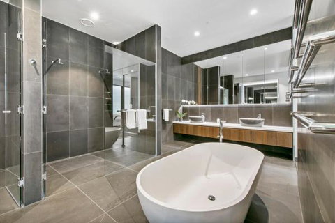 Experience Platinum Hotel Apartments - Australian Destinations 9