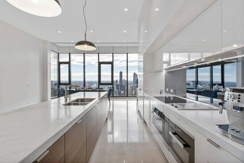 Experience Platinum Hotel Apartments - Australian Destinations 15