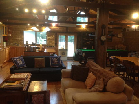 Mud Hollow Barn - Australian Destinations 10