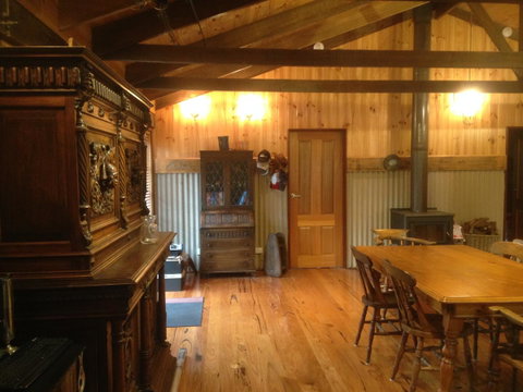 Mud Hollow Barn - Australian Destinations 9