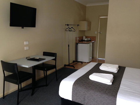 Robinvale Bridge Motel - Australian Destinations 13