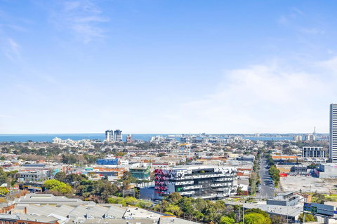 Complete Host Tiara Apartments - Australian Destinations 10