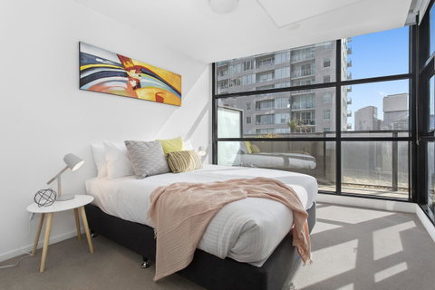 Complete Host Tiara Apartments - Australian Destinations 24