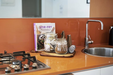 Complete Host Tiara Apartments - Australian Destinations 6