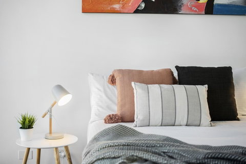 Complete Host Tiara Apartments - Australian Destinations 7