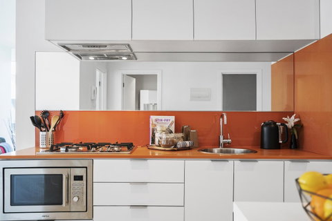 Complete Host Tiara Apartments - Australian Destinations 2