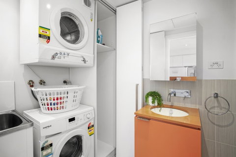 Complete Host Tiara Apartments - Australian Destinations 8