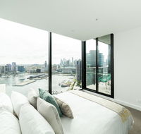 Melbourne Private Apartments - Collins Wharf Waterfront Docklands - Australian Destinations