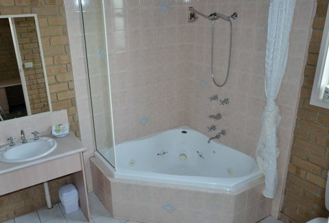 Tropicana Motor Inn - Australian Destinations 13