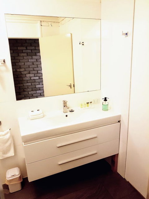 Tropicana Motor Inn - Australian Destinations 24