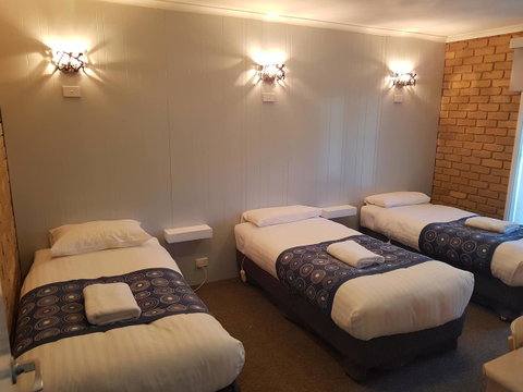 Tropicana Motor Inn - Australian Destinations 34
